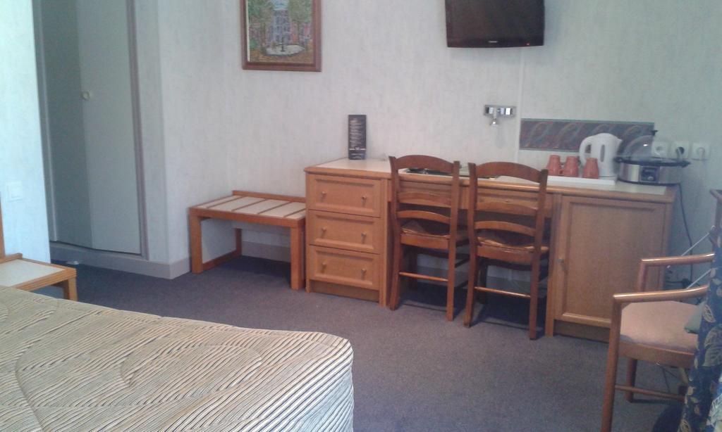 Hotel Val Saint Hilaire Givet Extérieur photo