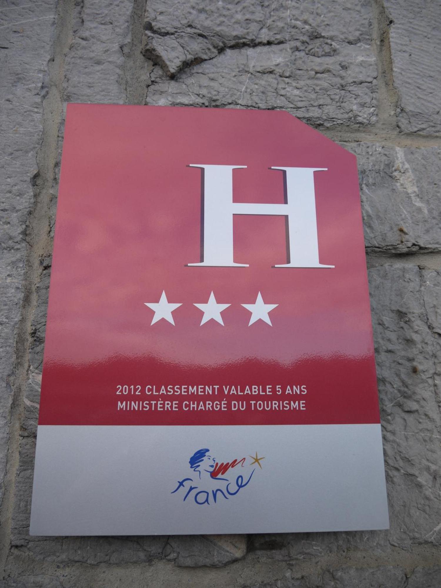 Hotel Val Saint Hilaire Givet Extérieur photo