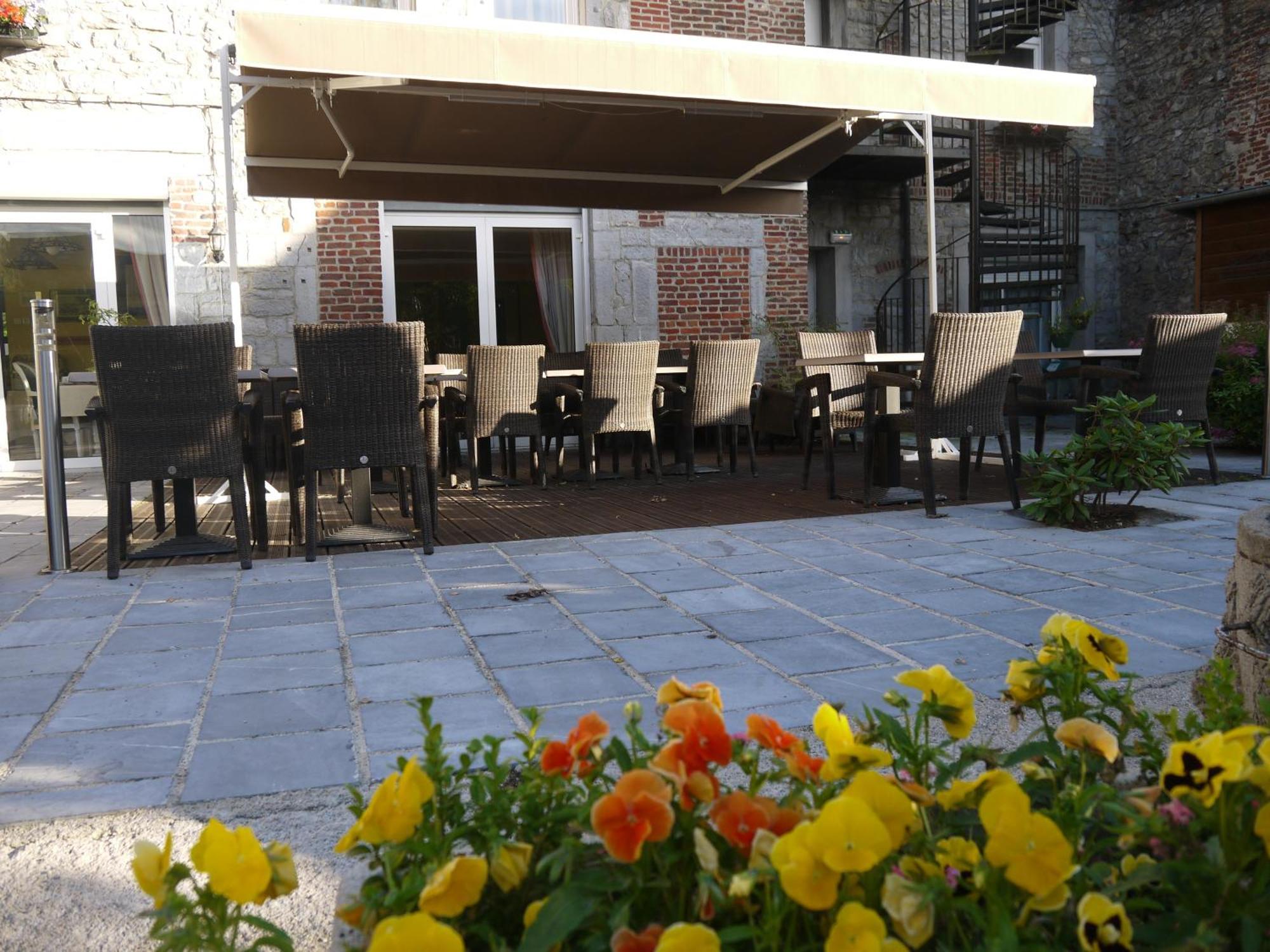 Hotel Val Saint Hilaire Givet Extérieur photo