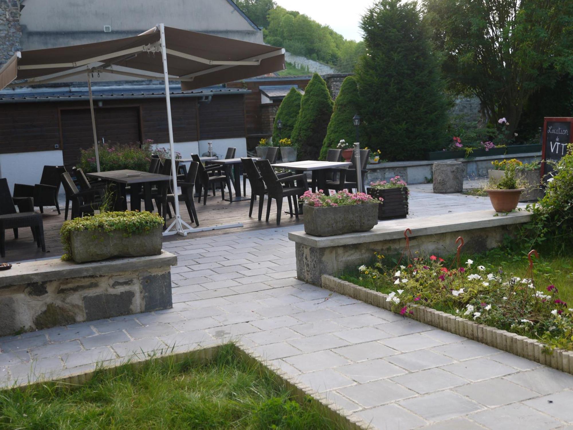 Hotel Val Saint Hilaire Givet Extérieur photo