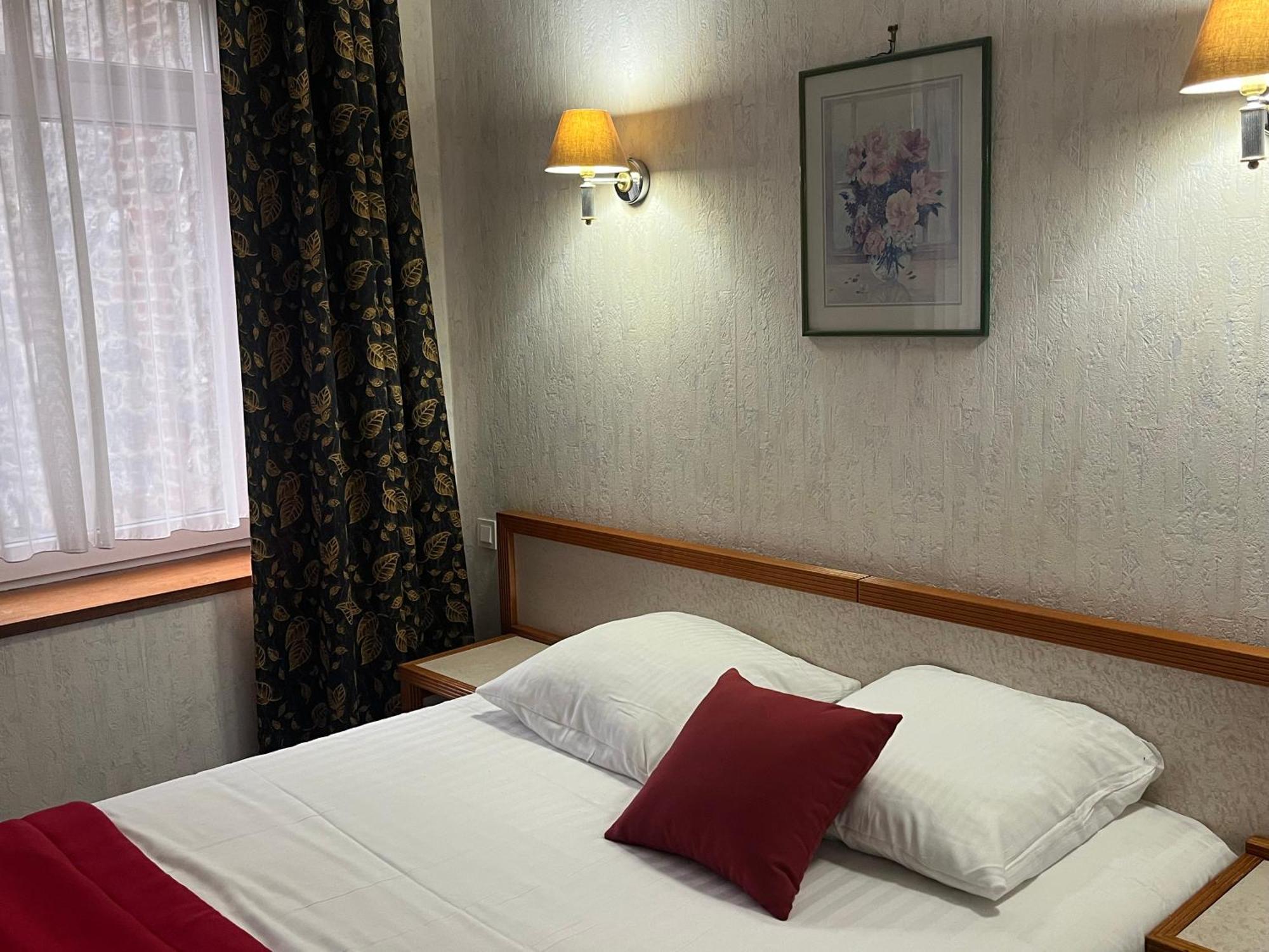 Hotel Val Saint Hilaire Givet Extérieur photo