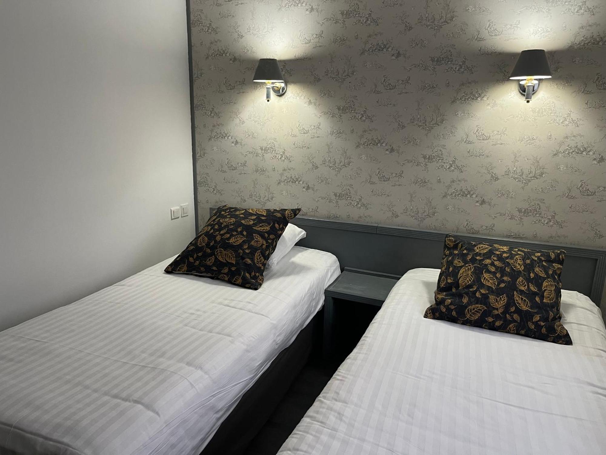 Hotel Val Saint Hilaire Givet Extérieur photo
