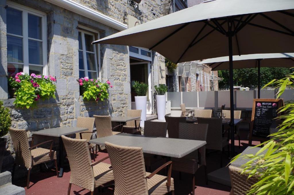 Hotel Val Saint Hilaire Givet Extérieur photo