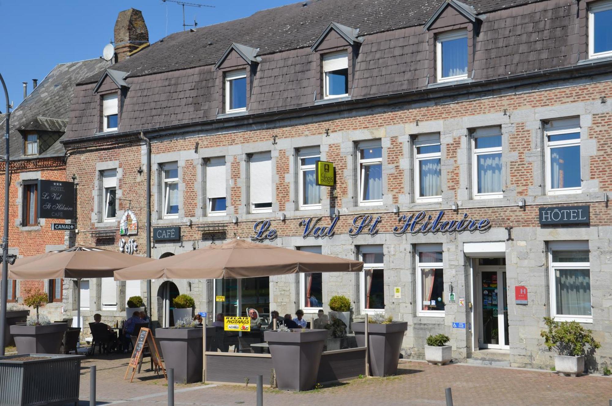 Hotel Val Saint Hilaire Givet Extérieur photo
