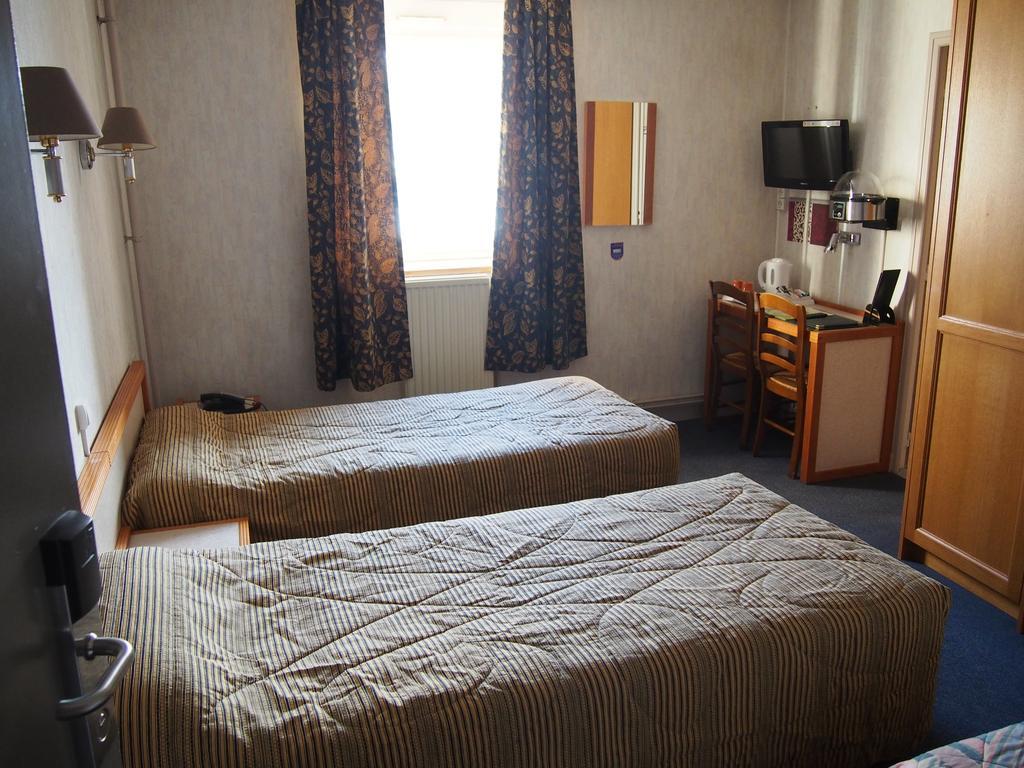 Hotel Val Saint Hilaire Givet Chambre photo