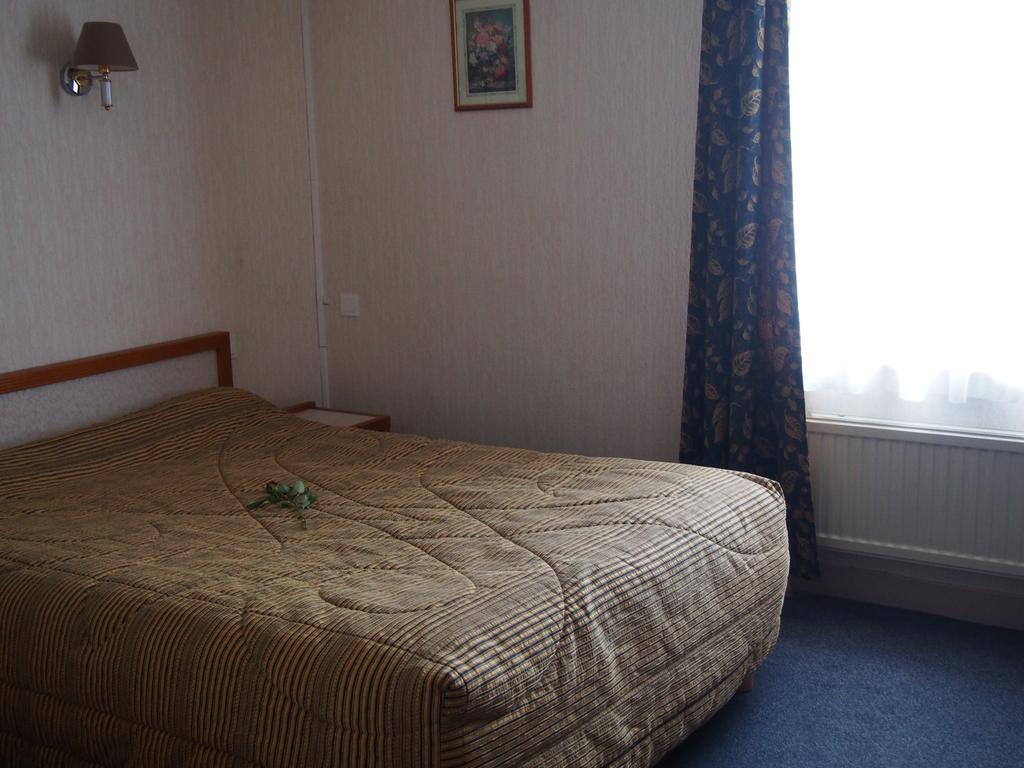 Hotel Val Saint Hilaire Givet Chambre photo
